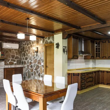 Rural Lomas Villa *